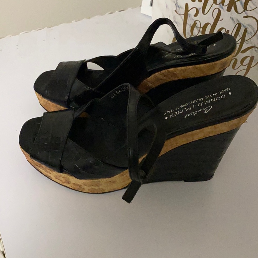 couture donald j pliner wedges